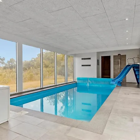 Hébergement de vacances 7 Bedroom Gorgeous In