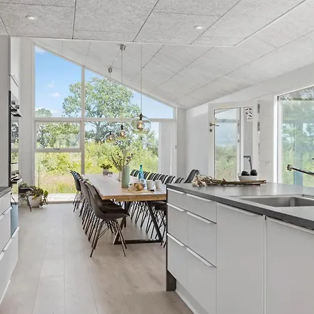 7 Bedroom Gorgeous In Hébergement de vacances *