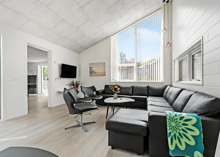度假居 7 Bedroom Gorgeous In *